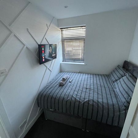 Va Home Stay - Close To Luton Airport, M1 & A505 Bagian luar foto