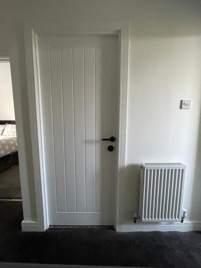 Va Home Stay - Close To Luton Airport, M1 & A505 Bagian luar foto